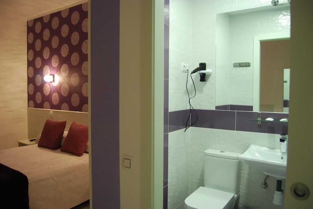 Hostal Petite Maman Madrid Room photo